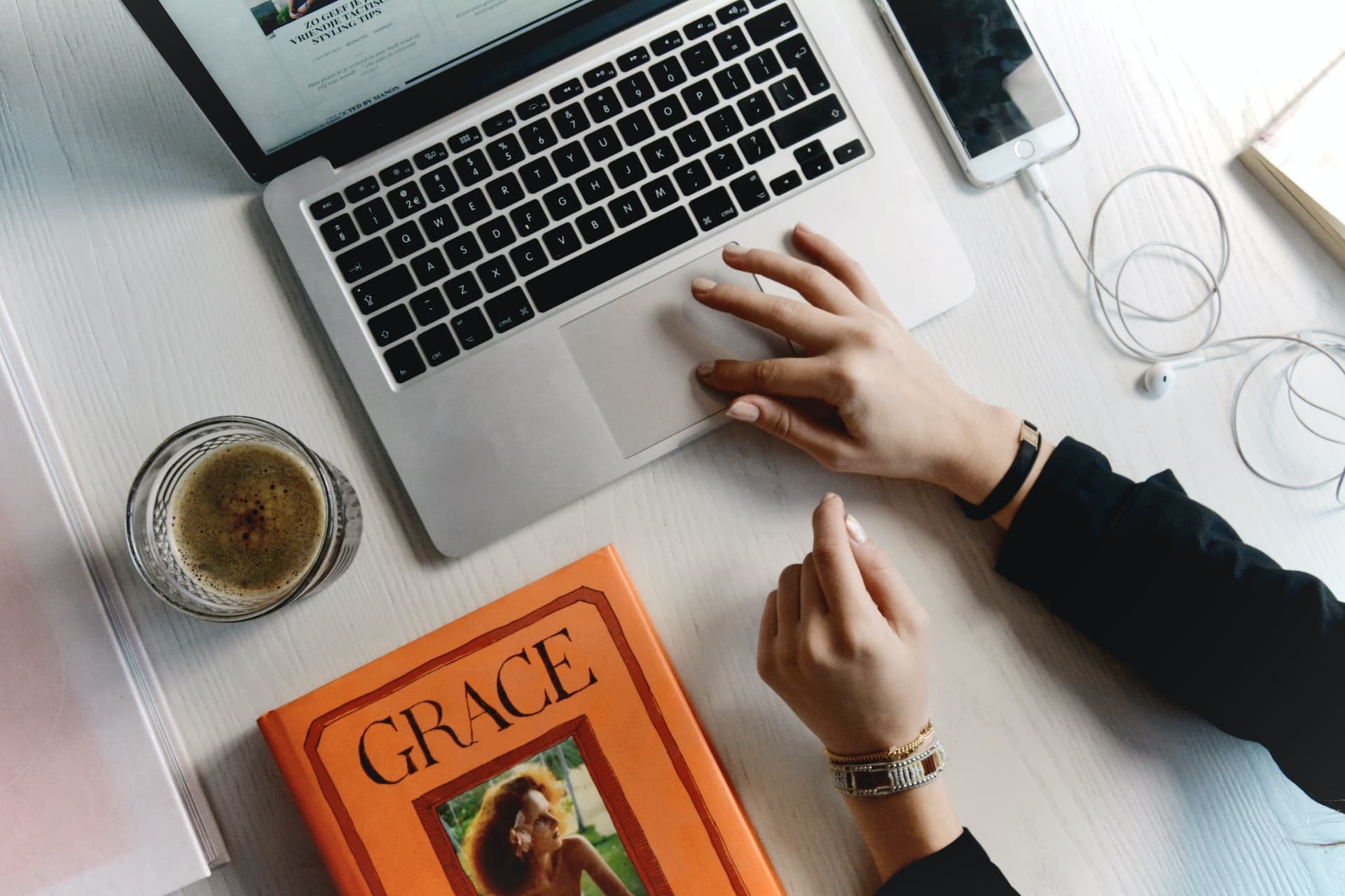 How to close a modal in React when clicked outside