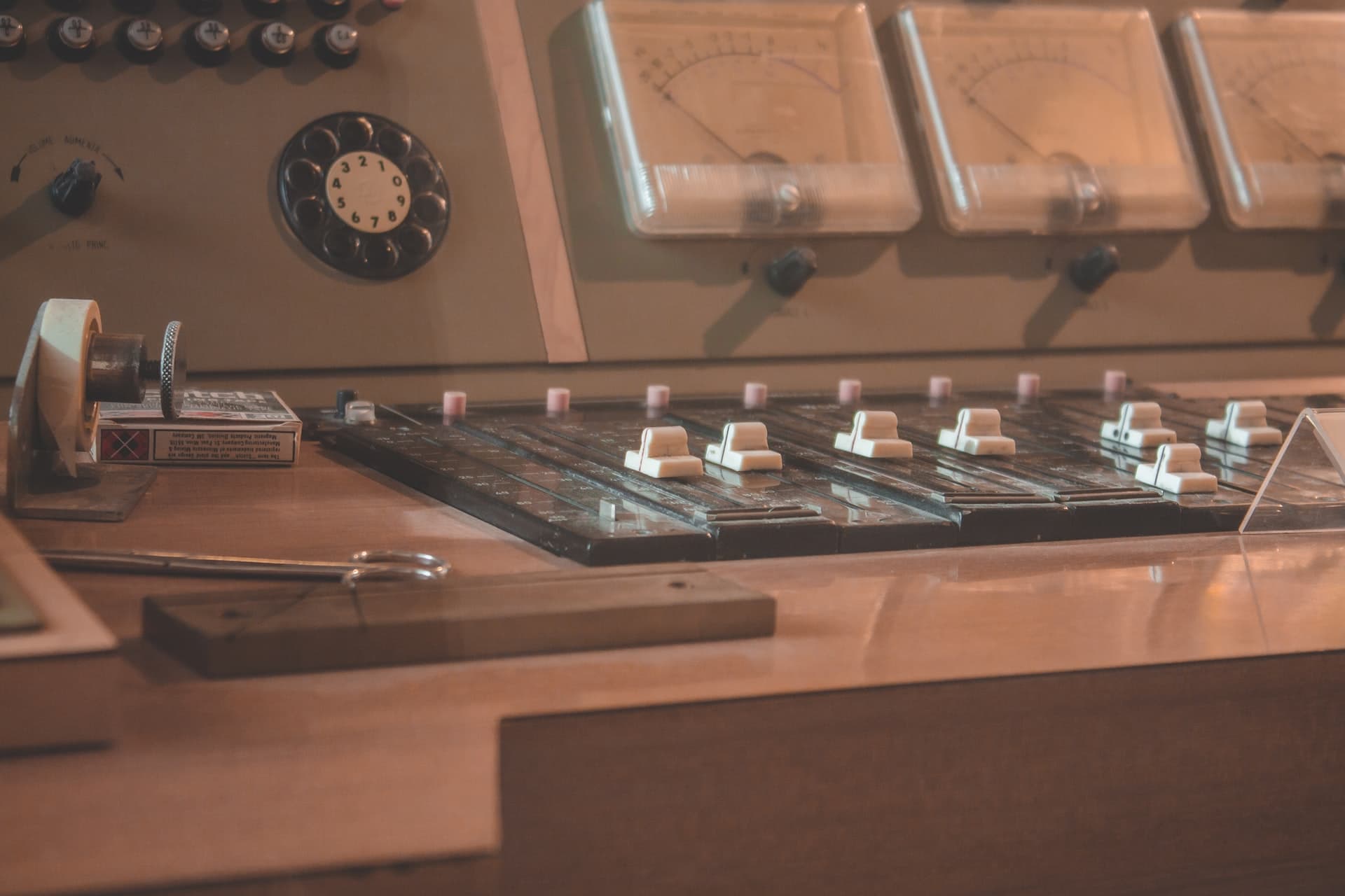 How to get Query Parameters and URL Parameters in React